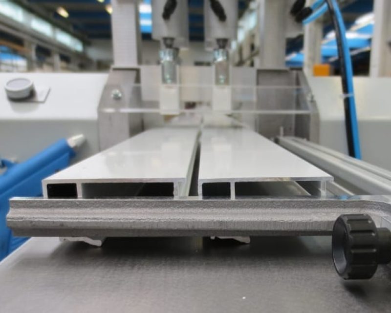 RAPID Glaslijstenzaagmachine type GLI (6)